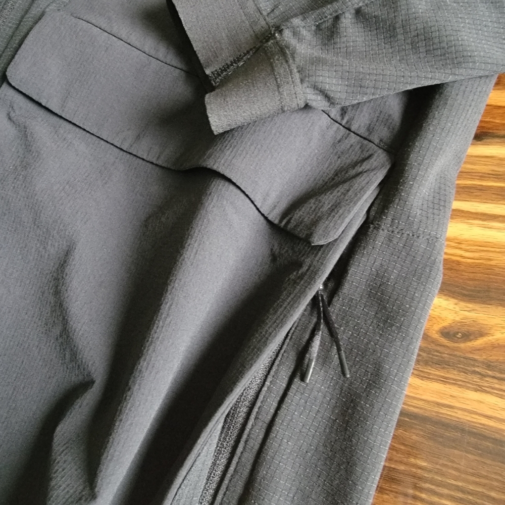 Lululemon Lab Diffract Cargo Jacket - Picture 10 of 11